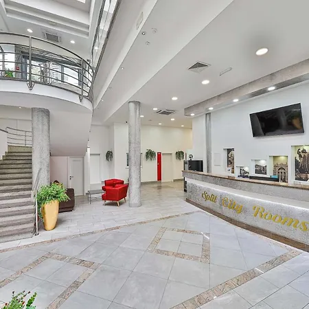 Split City Rooms Split