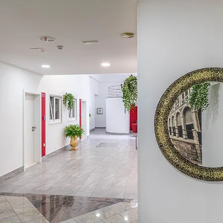 Split City Rooms Guest house