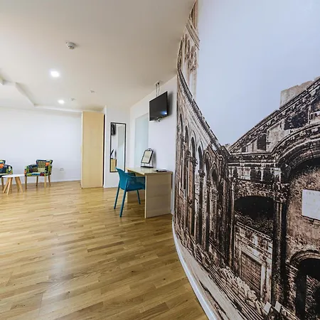 Split City Rooms Guest house